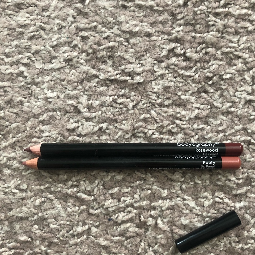 2 Pack of Lip Liners 👄